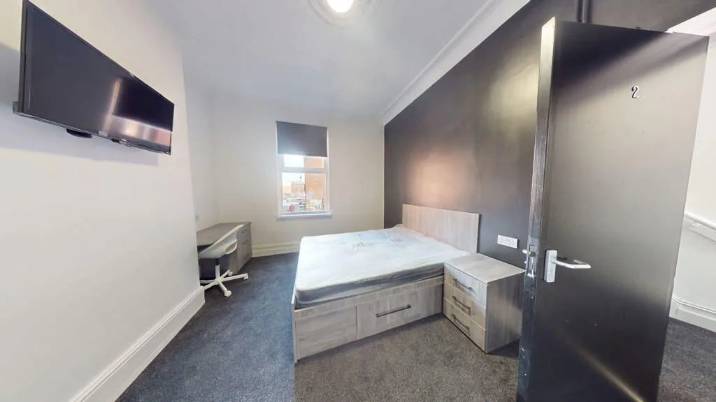 8 bedroom house for rent
