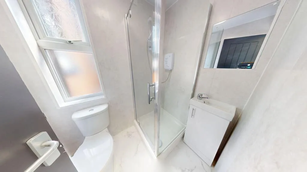 8 bedroom house for rent
