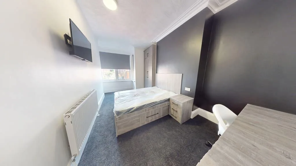8 bedroom house for rent