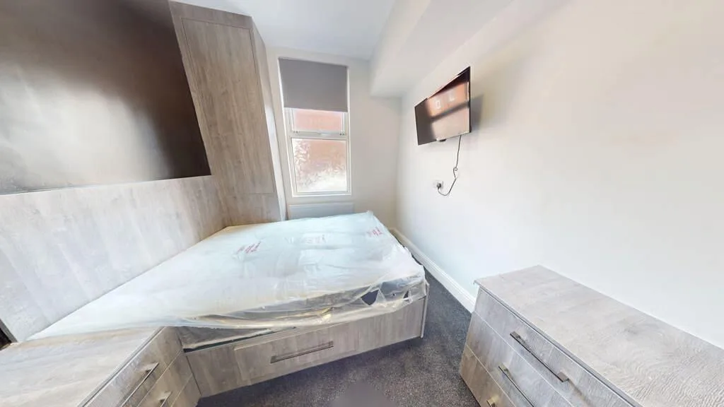 8 bedroom house for rent