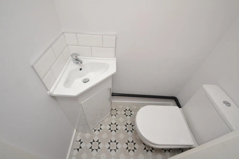 5 bedroom terraced house for rent