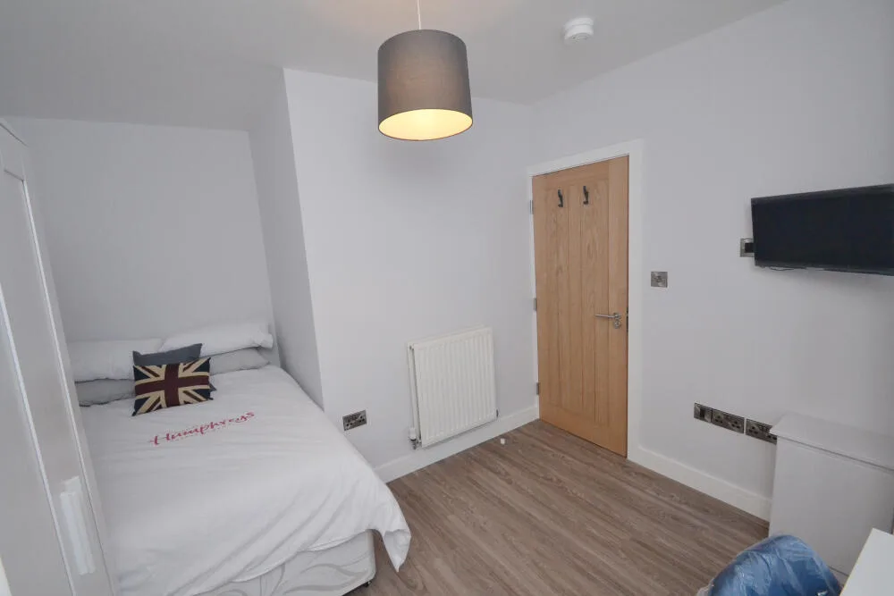 5 bedroom terraced house for rent