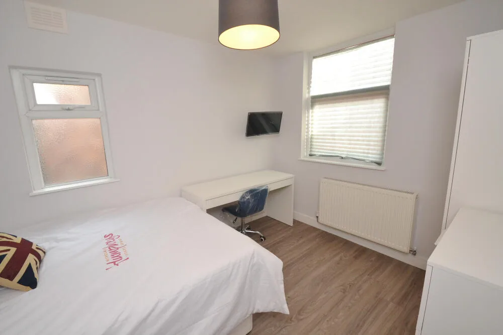 5 bedroom terraced house for rent