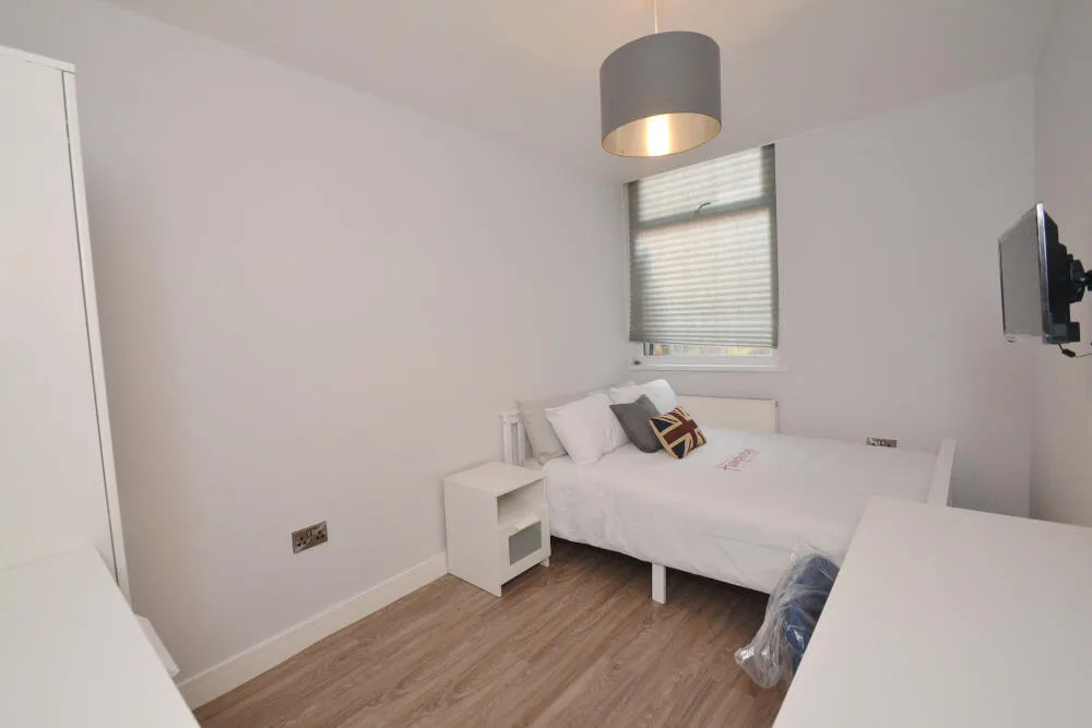 5 bedroom terraced house for rent