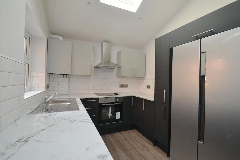 5 bedroom terraced house for rent