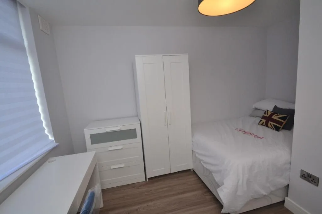 5 bedroom terraced house for rent