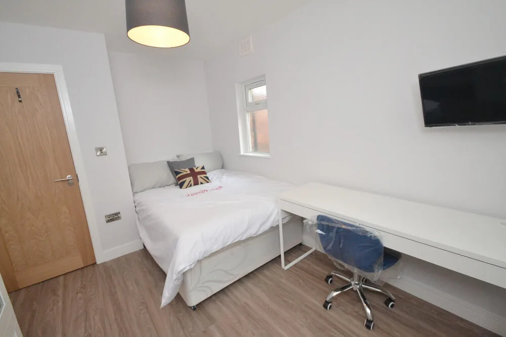 5 bedroom terraced house for rent