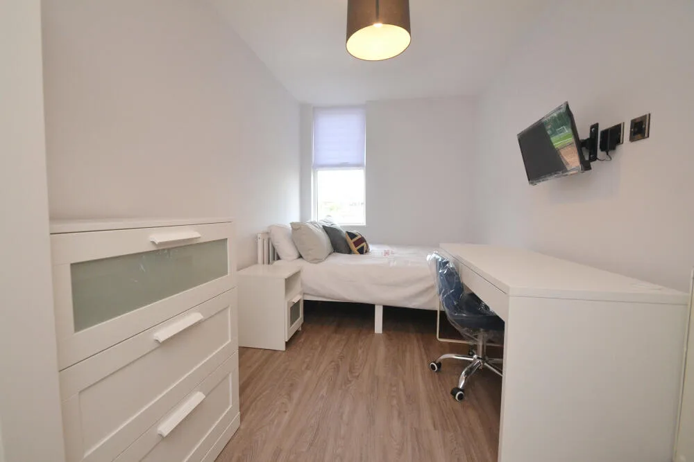 5 bedroom terraced house for rent