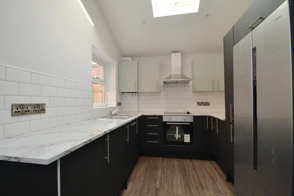 5 bedroom terraced house for rent