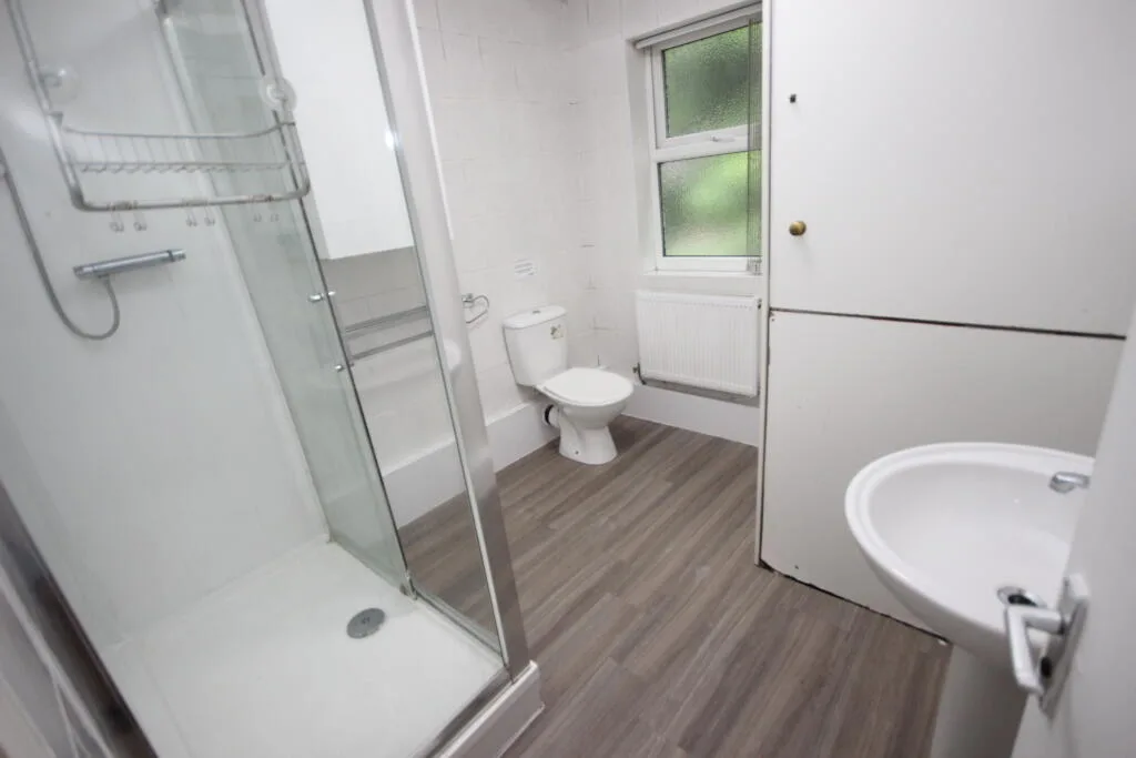 8 bedroom terraced house for rent