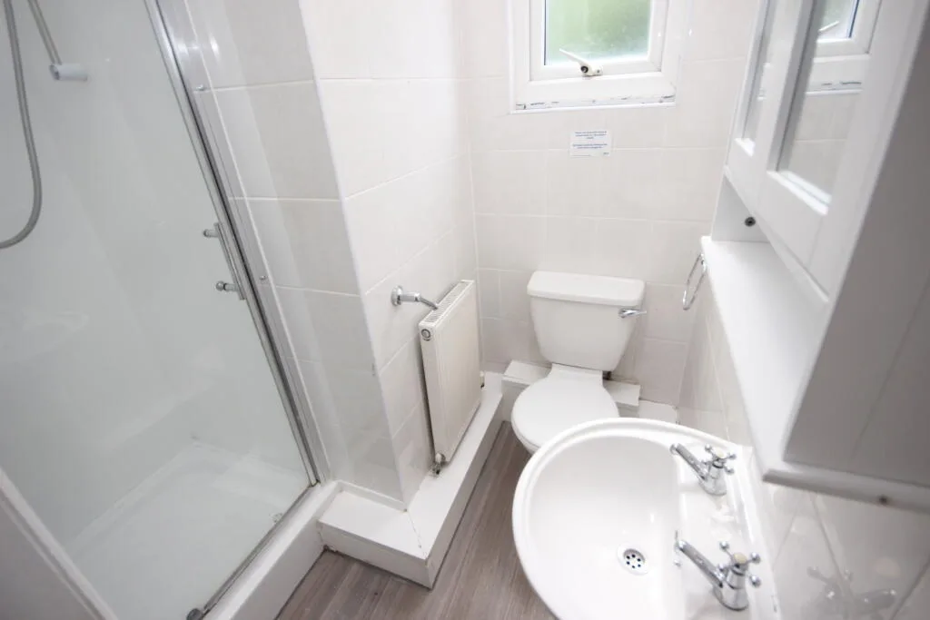 8 bedroom terraced house for rent
