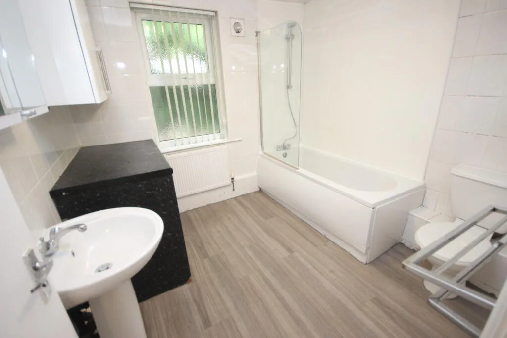 8 bedroom terraced house for rent