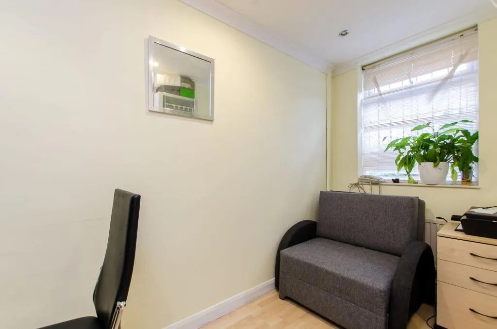 4 bedroom end of terrace house for rent