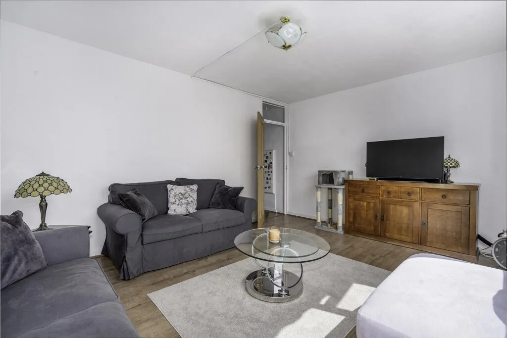 2 bedroom maisonette for rent