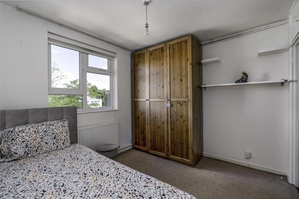 2 bedroom maisonette for rent