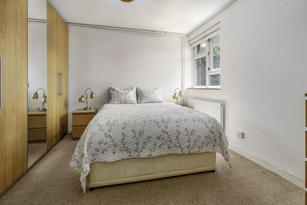 2 bedroom maisonette for rent