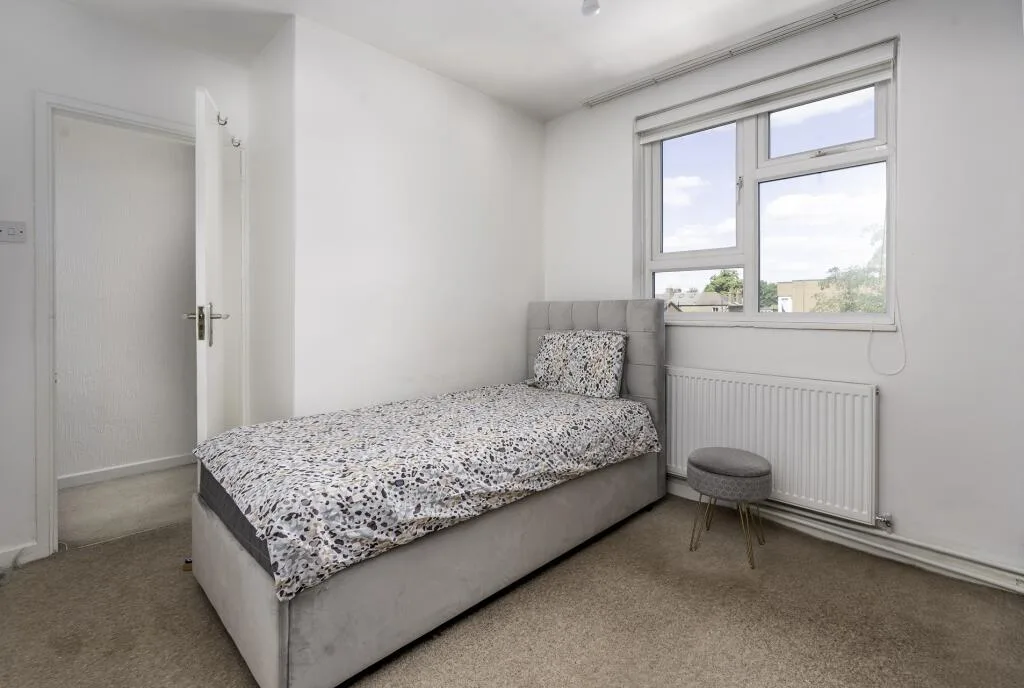 2 bedroom maisonette for rent