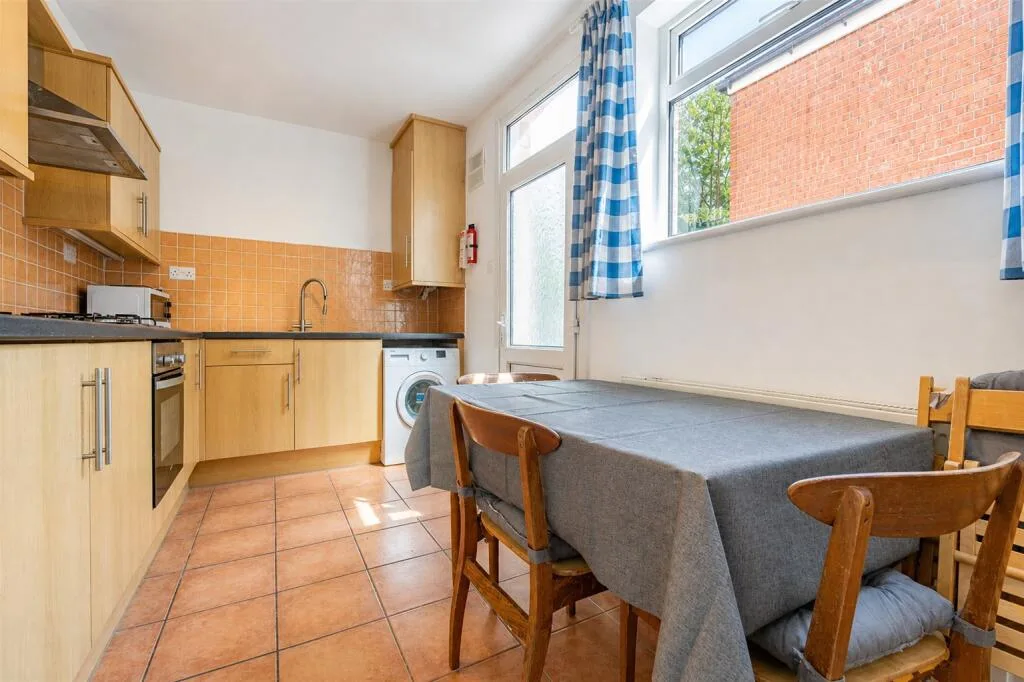 4 bedroom terraced house for rent