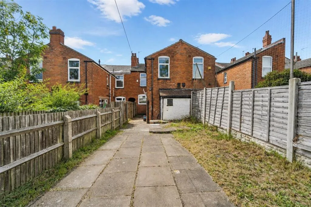 4 bedroom terraced house for rent