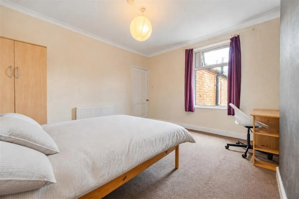 4 bedroom terraced house for rent