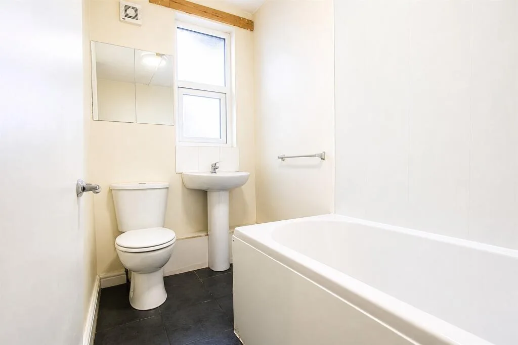 6 bedroom house for rent
