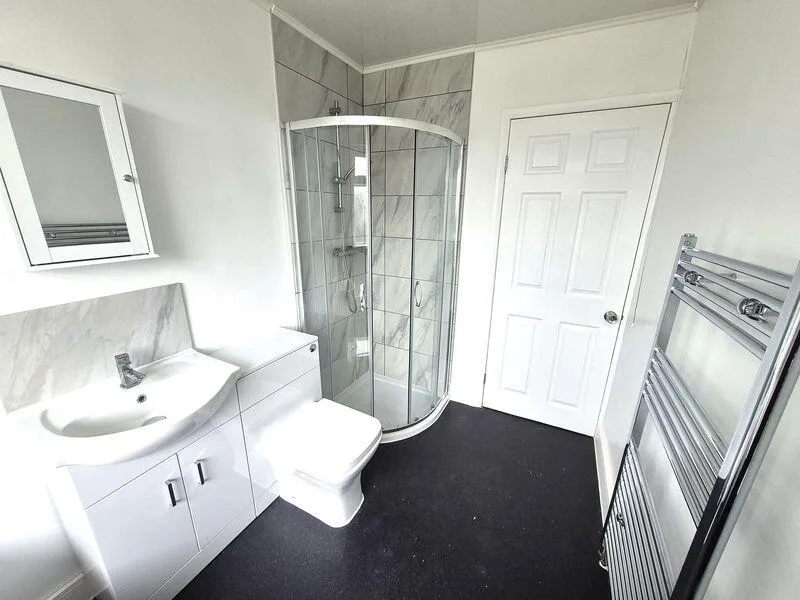 3 bedroom semi-detached house for rent