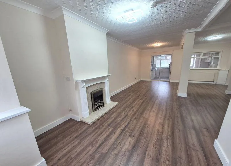 3 bedroom semi-detached house for rent