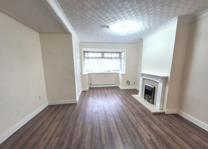 3 bedroom semi-detached house for rent