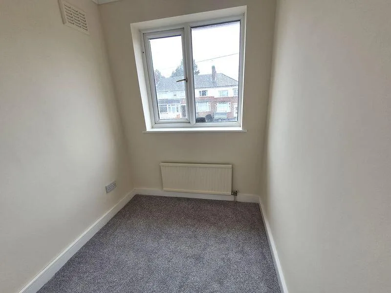 3 bedroom semi-detached house for rent