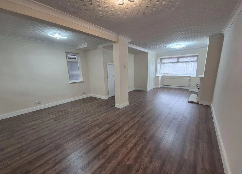 3 bedroom semi-detached house for rent