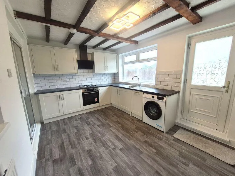 3 bedroom semi-detached house for rent