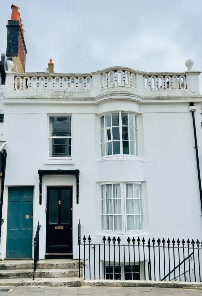5 bedroom terraced house for rent