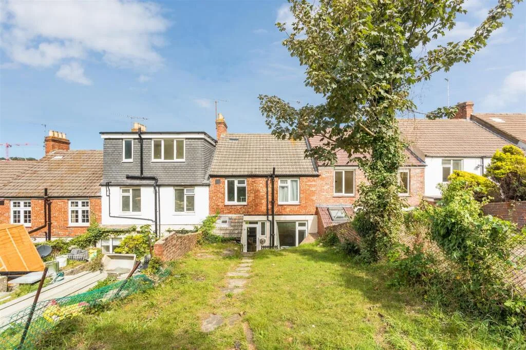 4 bedroom terraced house for rent