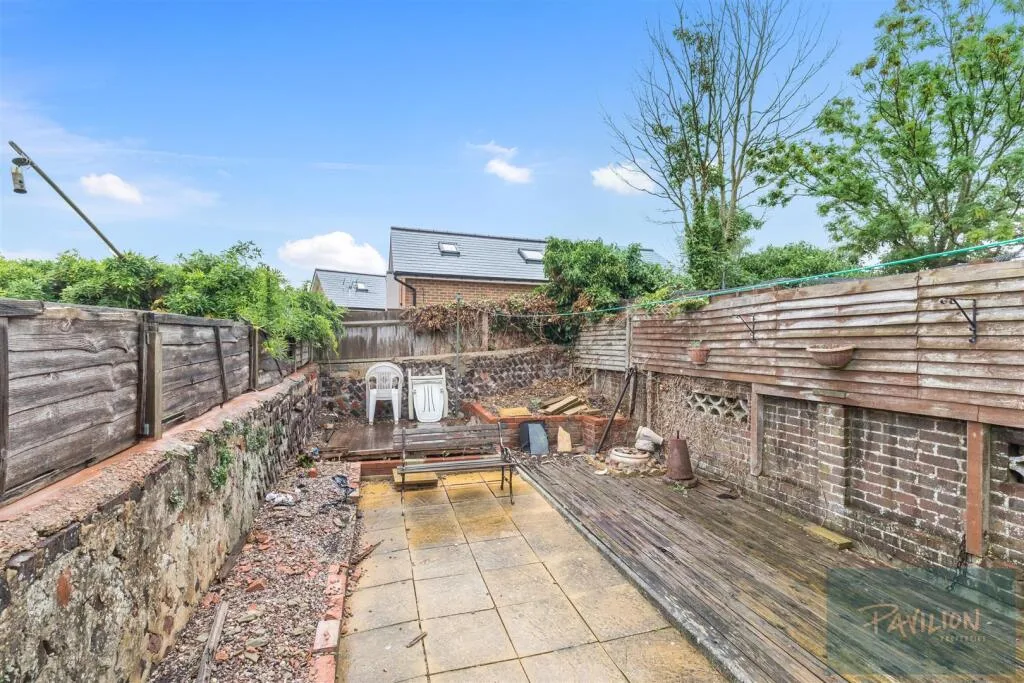 4 bedroom terraced house for rent