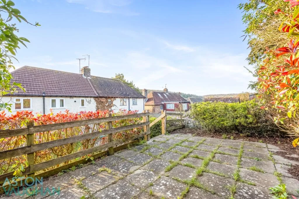 5 bedroom semi-detached house for rent