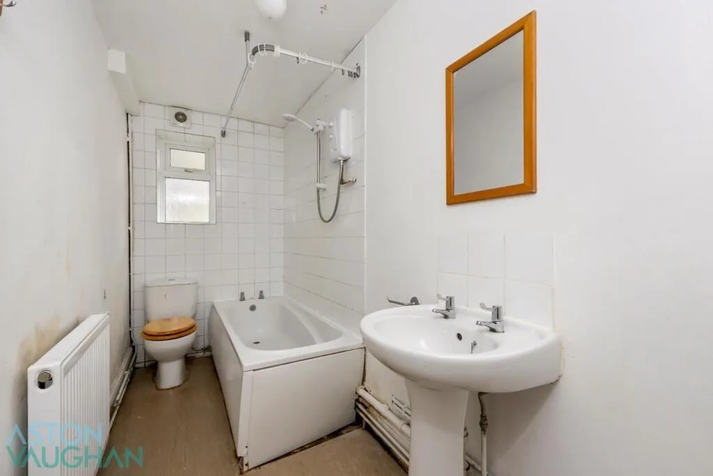 5 bedroom terraced house for rent