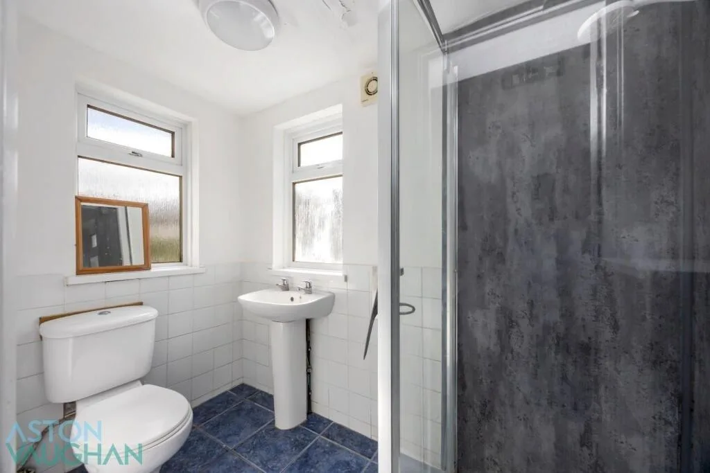 5 bedroom terraced house for rent