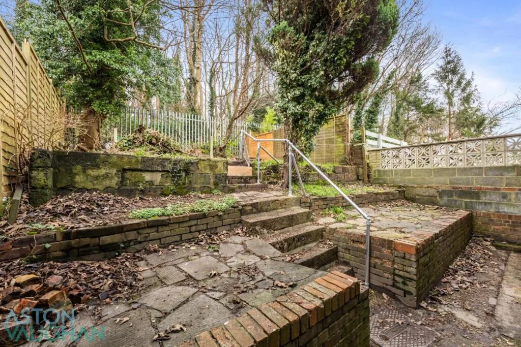 6 bedroom terraced house for rent