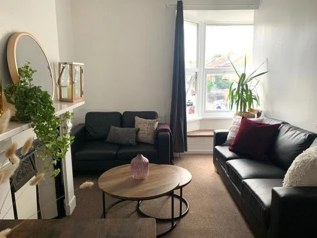 4 bedroom flat for rent