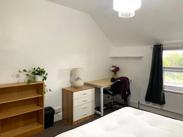 4 bedroom flat for rent