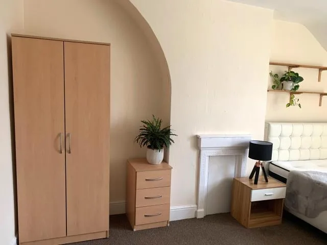 4 bedroom flat for rent