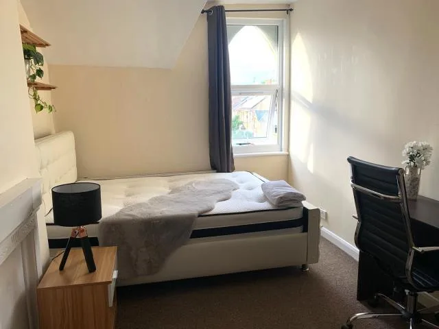 4 bedroom flat for rent