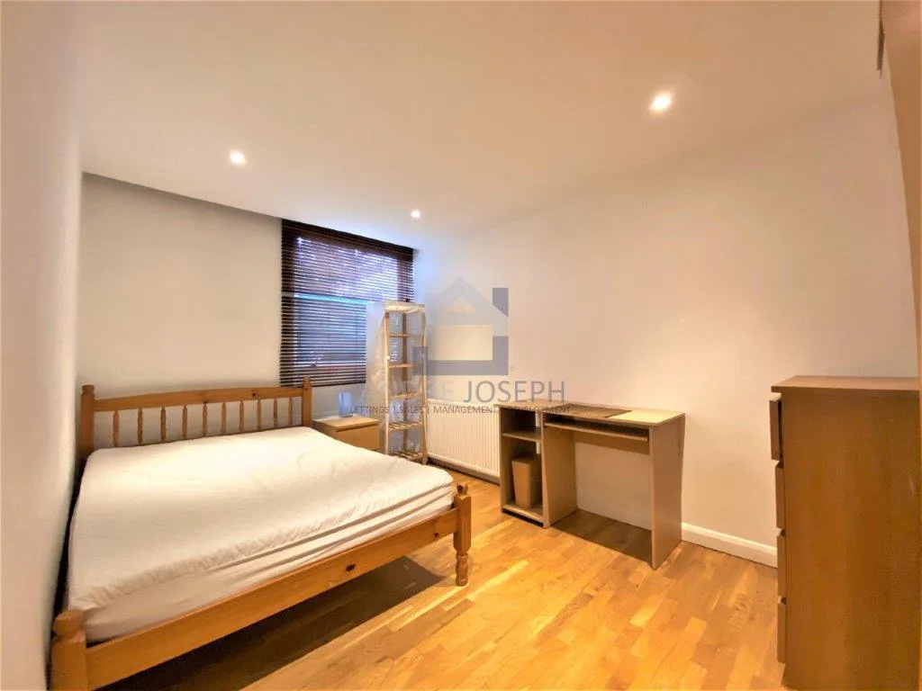3 bedroom maisonette for rent