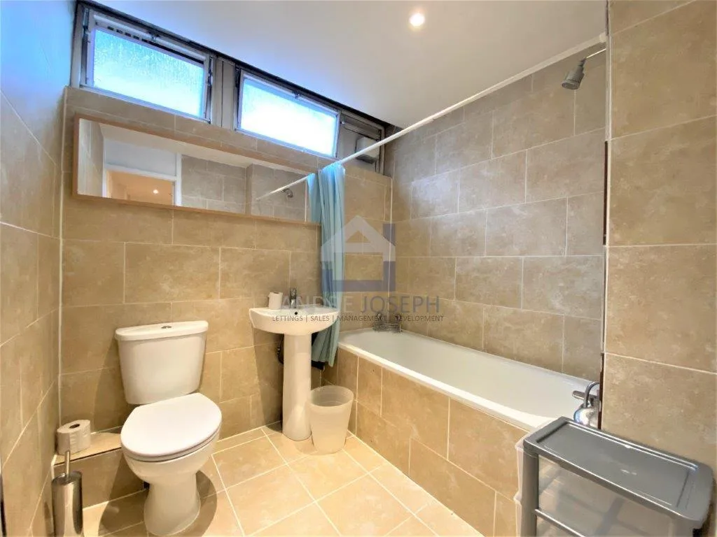 3 bedroom maisonette for rent