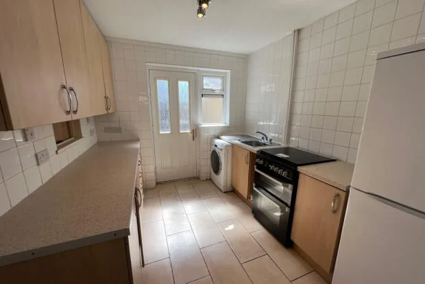 5 bedroom terraced house for rent