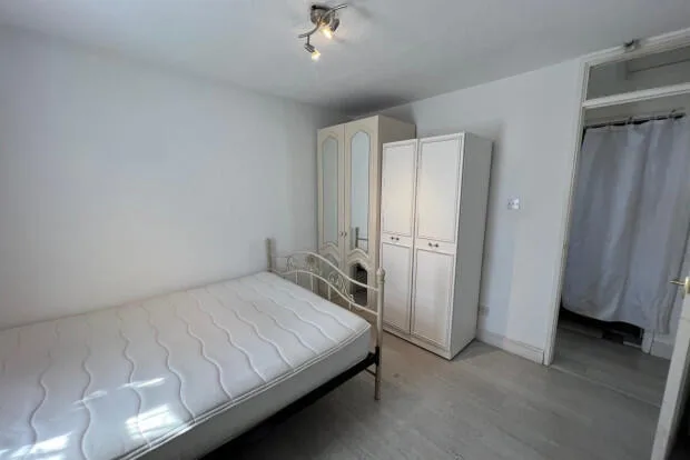 5 bedroom terraced house for rent