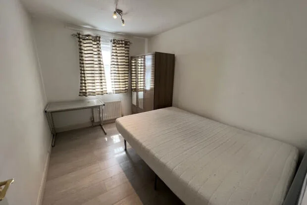 5 bedroom terraced house for rent