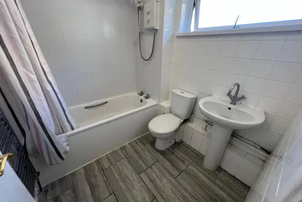 5 bedroom terraced house for rent