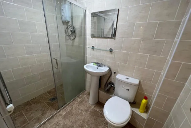 5 bedroom terraced house for rent