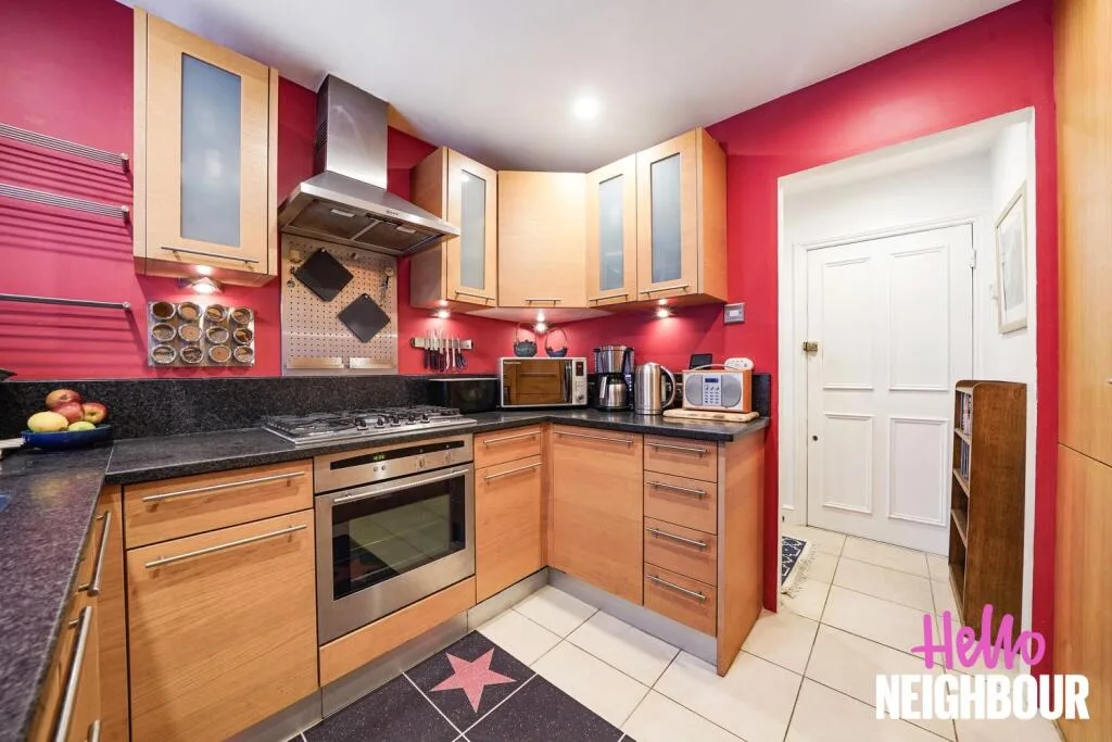 3 bedroom maisonette for rent